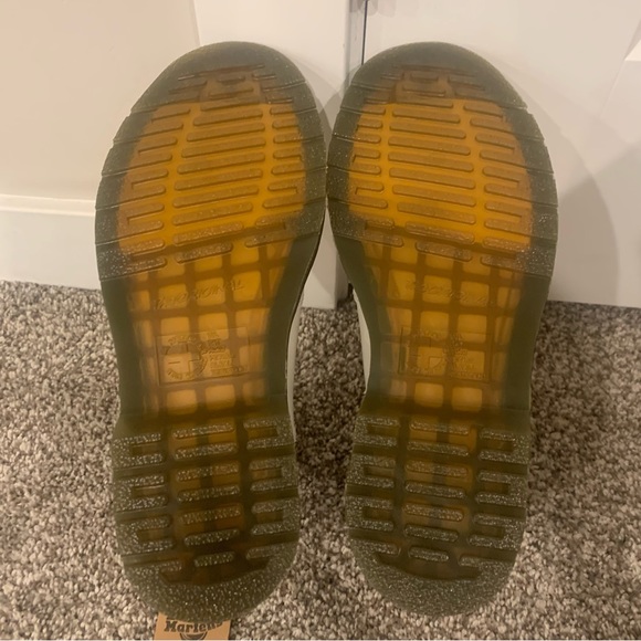 NWT Dr. Martens 2976 Yellow Stitch Smooth Leather Boots - Picture 7 of 8